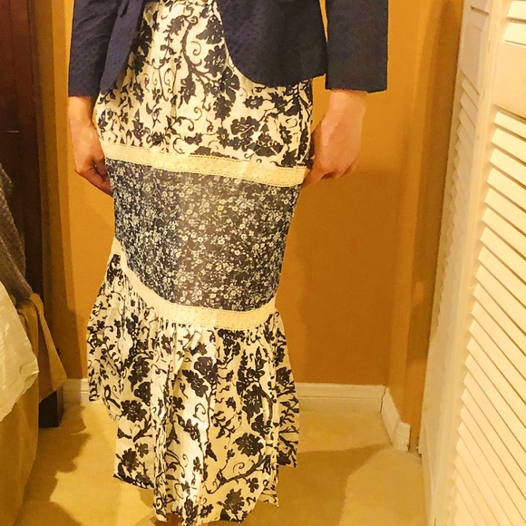 Multi print Floral Skirt. - Picture 3 of 5